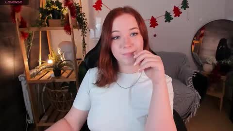 Snapshot of pure_flower_alison chatting on 15, 12, 2025 Alison online show from 15, 12, 2025