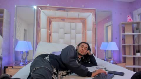 Snapshot of puretemptation_ chatting on 5, 6, 2026 Experienced guys online show from 5, 6, 2026