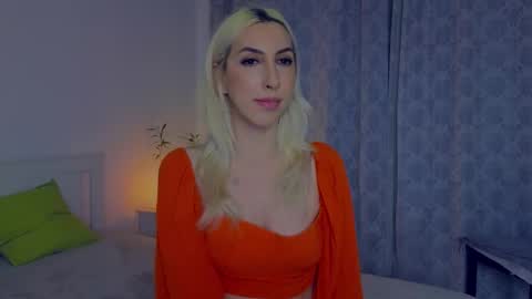 Snapshot of purevibrations chatting on 25, 2, 2025 Isabelle online show from 25, 2, 2025