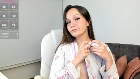 Snapshot of purinpufff chatting on 21, 6, 2026 Daphne 3 online show from 21, 6, 2026