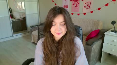 Snapshot of purple_averge chatting on 30, 10, 2025 Bella online show from 30, 10, 2025