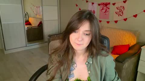 Snapshot of purple_averge chatting on 31, 10, 2025 Bella online show from 31, 10, 2025