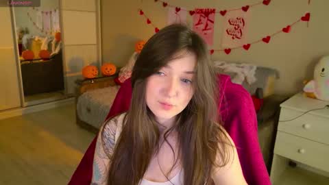 Snapshot of purple_averge chatting on 5, 11, 2025 Bella online show from 5, 11, 2025