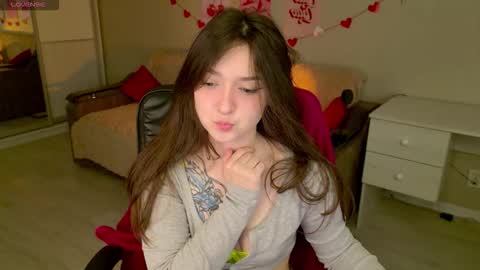 Snapshot of purple_averge chatting on 20, 11, 2025 Bella online show from 20, 11, 2025