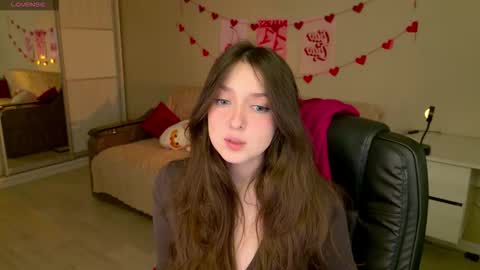 Snapshot of purple_averge chatting on 21, 11, 2025 Bella online show from 21, 11, 2025