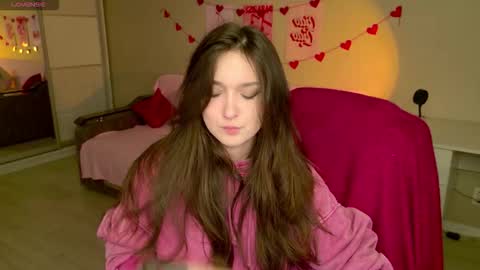 Snapshot of purple_averge chatting on 25, 11, 2025 Bella online show from 25, 11, 2025