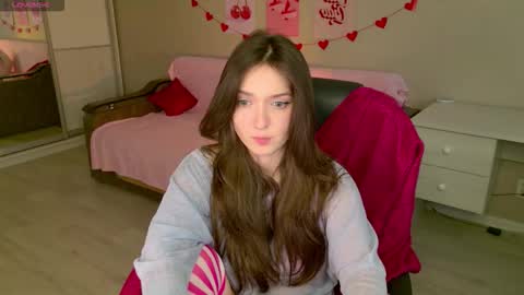 Snapshot of purple_averge chatting on 26, 11, 2025 Bella online show from 26, 11, 2025