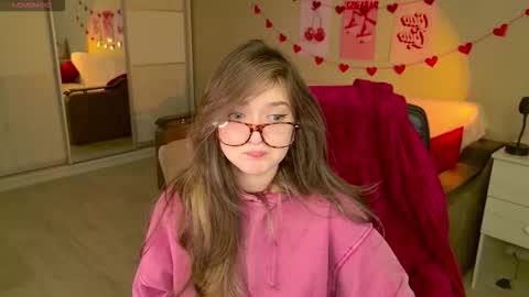 Snapshot of purple_averge chatting on 2, 12, 2025 Bella online show from 2, 12, 2025