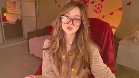 Snapshot of purple_averge chatting on 23, 12, 2025 Bella online show from 23, 12, 2025