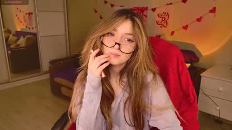 Snapshot of purple_averge chatting on 1, 2, 2026 Bella online show from 1, 2, 2026