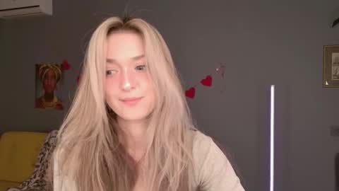 Snapshot of purple_averge chatting on 24, 2, 2026 Bella online show from 24, 2, 2026