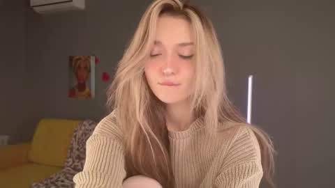 Snapshot of purple_averge chatting on 1, 3, 2026 Bella online show from 1, 3, 2026