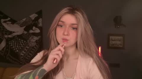 Snapshot of purple_averge chatting on 24, 4, 2026 Bella online show from 24, 4, 2026