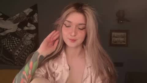 Snapshot of purple_averge chatting on 25, 4, 2026 Bella online show from 25, 4, 2026