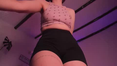 Snapshot of purple_opal chatting on 18, 12, 2025 Vero online from Tuesday to Sunday online show from 18, 12, 2025