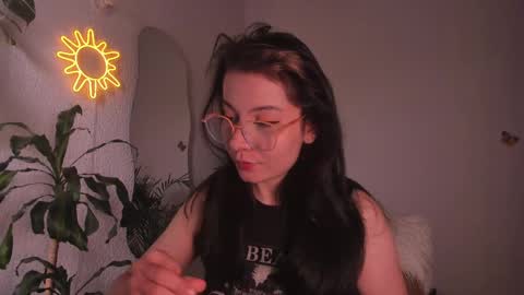Snapshot of purple_opal chatting on 9, 4, 2026 Vero online from Tuesday to Sunday online show from 9, 4, 2026