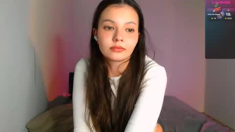 Snapshot of purple_peach chatting on 18, 10, 2025 Carolyn online show from 18, 10, 2025