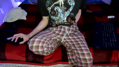 Snapshot of pussylover2182 chatting on 6, 12, 2024 pussylover2182 online show from 6, 12, 2024