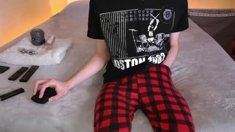 Snapshot of pussylover2182 chatting on 28, 12, 2024 pussylover2182 online show from 28, 12, 2024