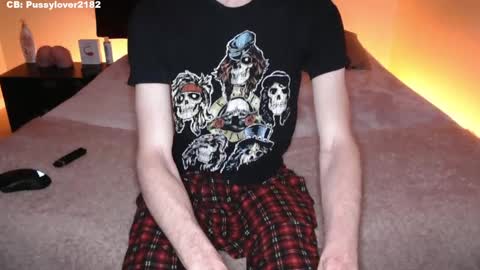 Snapshot of pussylover2182 chatting on 3, 10, 2025 pussylover2182 online show from 3, 10, 2025