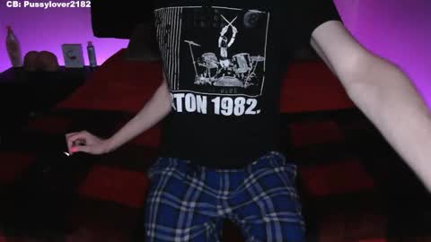 pussylover2182 online show from 12, 11, 2025