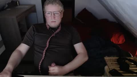 Snapshot of pussylovercb chatting on 15, 12, 2025 pussylovercb online show from 15, 12, 2025