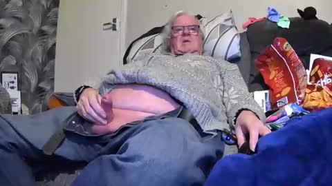 Genital sucker online show from 26, 1, 2025