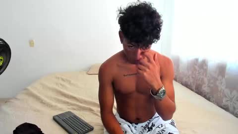 Snapshot of pyke_cum chatting on 14, 2, 2025 pyke_cum online show from 14, 2, 2025