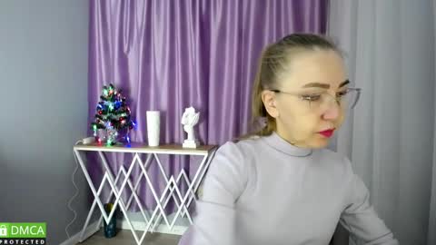 Snapshot of queen_a_n_i chatting on 5, 12, 2024 A N I Ill be here on December 1st online show from 5, 12, 2024