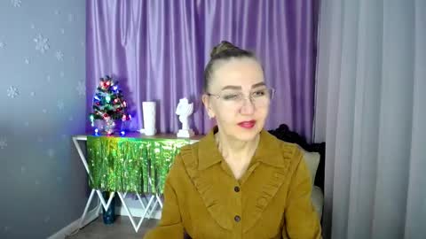 Snapshot of queen_a_n_i chatting on 2, 1, 2025 A N I Ill be here on December 1st online show from 2, 1, 2025