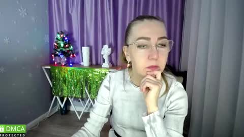 Snapshot of queen_a_n_i chatting on 4, 1, 2025 A N I Ill be here on December 1st online show from 4, 1, 2025