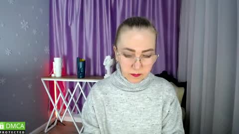 Snapshot of queen_a_n_i chatting on 17, 1, 2025 A N I Ill be here on December 1st online show from 17, 1, 2025