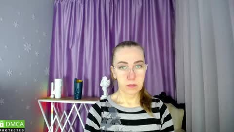 Snapshot of queen_a_n_i chatting on 22, 2, 2025 A N I Ill be here on December 1st online show from 22, 2, 2025