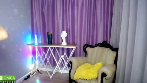 Snapshot of queen_a_n_i chatting on 15, 9, 2025 A N I Ill be here on December 1st online show from 15, 9, 2025