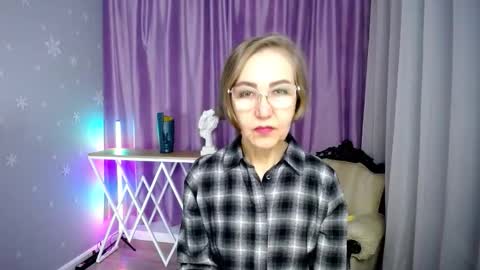 Snapshot of queen_a_n_i chatting on 14, 11, 2025 A N I Ill be here on December 1st online show from 14, 11, 2025