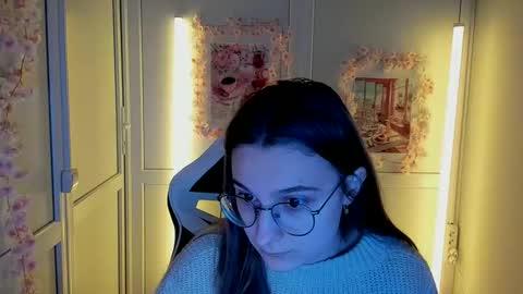 Snapshot of queen_amelie chatting on 21, 4, 2026 Amelie online show from 21, 4, 2026
