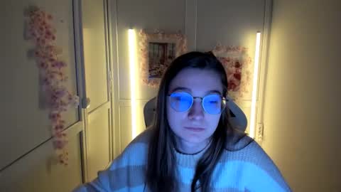 Snapshot of queen_amelie chatting on 30, 4, 2026 Amelie online show from 30, 4, 2026