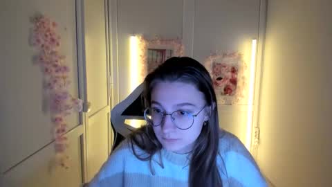 Snapshot of queen_amelie chatting on 1, 5, 2026 Amelie online show from 1, 5, 2026