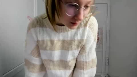 Snapshot of queen_amelie chatting on 26, 5, 2026 Amelie online show from 26, 5, 2026