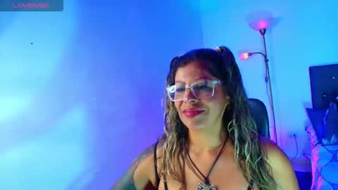 queen_big_ass online show from 8, 1, 2026