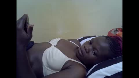 Snapshot of queen_darling3 chatting on 12, 10, 2025 Gentrix online show from 12, 10, 2025