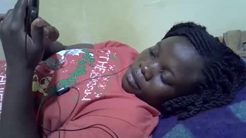 Snapshot of queen_darling3 chatting on 12, 11, 2025 Gentrix online show from 12, 11, 2025