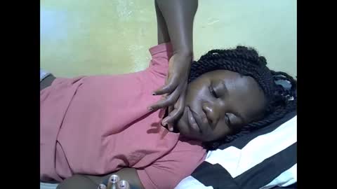 Snapshot of queen_darling3 chatting on 24, 11, 2025 Gentrix online show from 24, 11, 2025