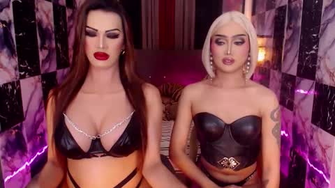 Snapshot of queen_destroyerx chatting on 21, 11, 2025 MAGDA online show from 21, 11, 2025