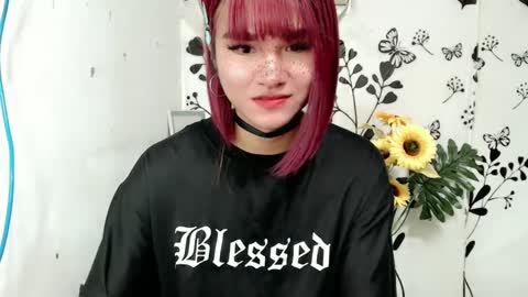 Snapshot of queen_elicktra chatting on 17, 12, 2024 JOY online show from 17, 12, 2024