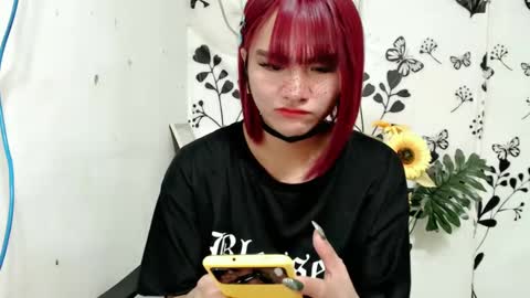 Snapshot of queen_elicktra chatting on 4, 1, 2025 JOY online show from 4, 1, 2025