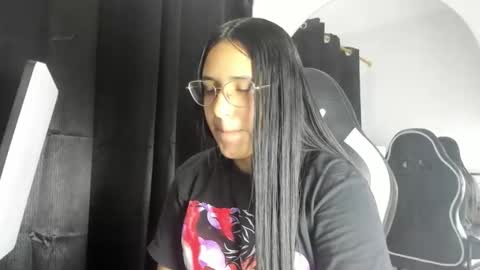 Snapshot of queen_findom1 chatting on 8, 11, 2025 queen_findom1 online show from 8, 11, 2025