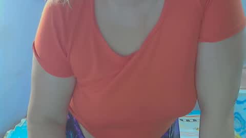 queen_jane8 online show from 2, 12, 2025