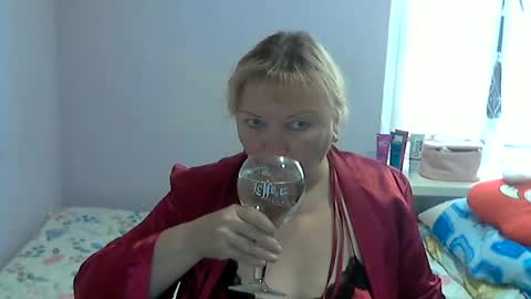 Snapshot of queen_jane8 chatting on 8, 8, 2026 queen_jane8 online show from 8, 8, 2026