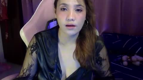 Snapshot of queen_kur chatting on 2, 12, 2024 QueenHennessy online show from 2, 12, 2024